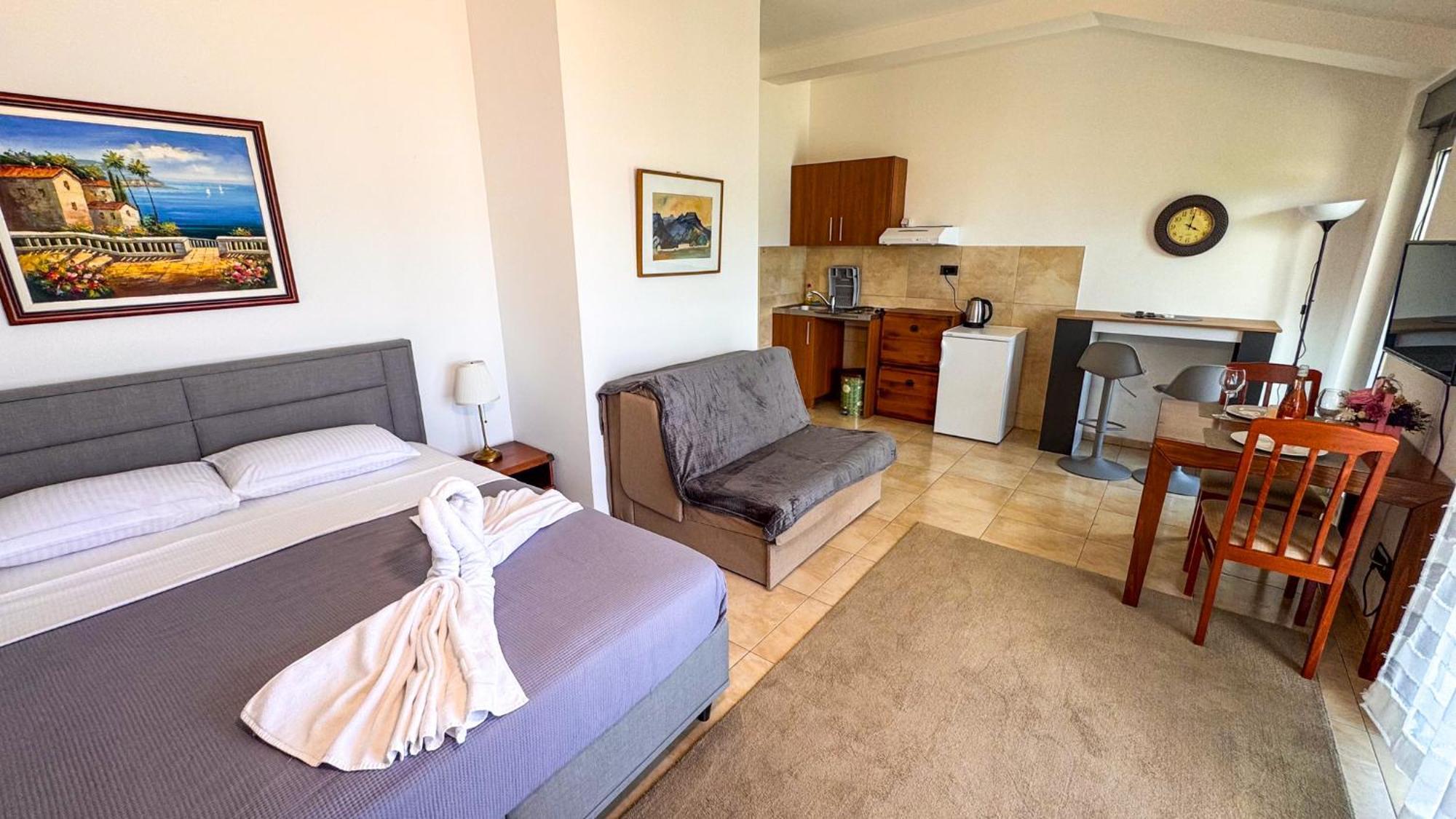 Qumi Apartments Tivat Exterior foto